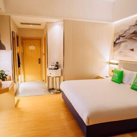 Ibis Styles Guangzhou Panyu Shiqiao Hotel Exteriör bild